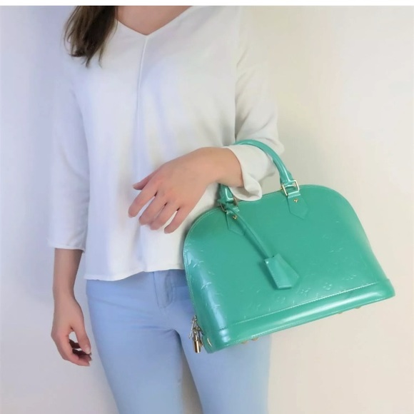 SOLD!!!😍Louis Vuitton Bleu Lagon Vernis LV Alma - Picture 2 of 9